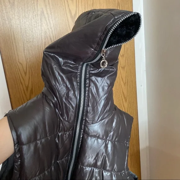 Vest - Picture 2 of 2